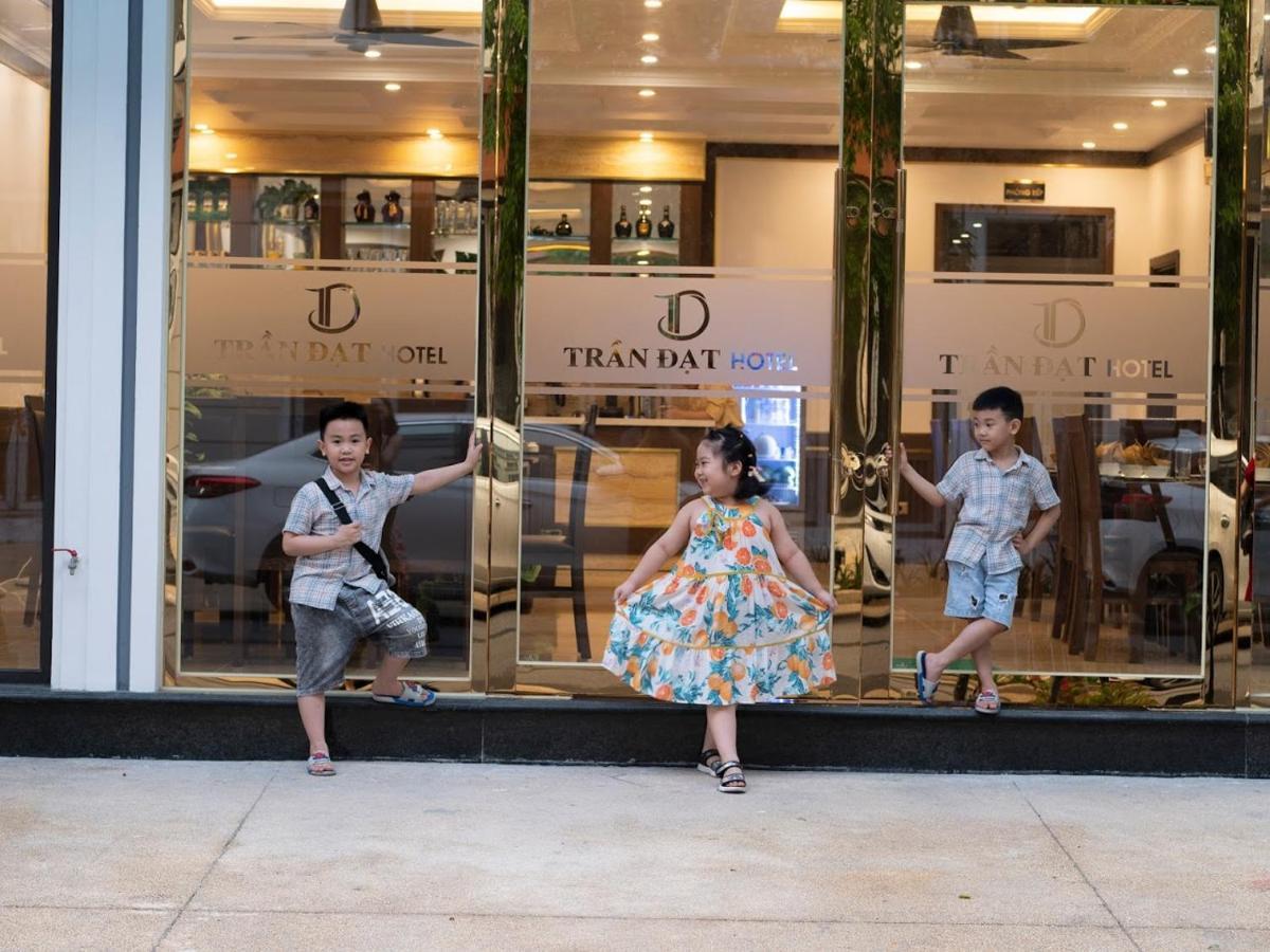 Tran Dat Hotel ハロン エクステリア 写真